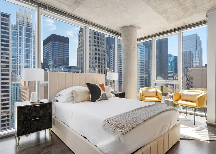 Apartment Linea Luxury Living With Indoor Pool And Rooftop Views In The Loop