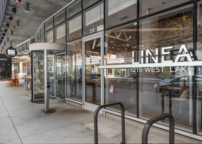 Linea Luxury Living With Indoor Pool And Rooftop Views In The Loop Chicago
