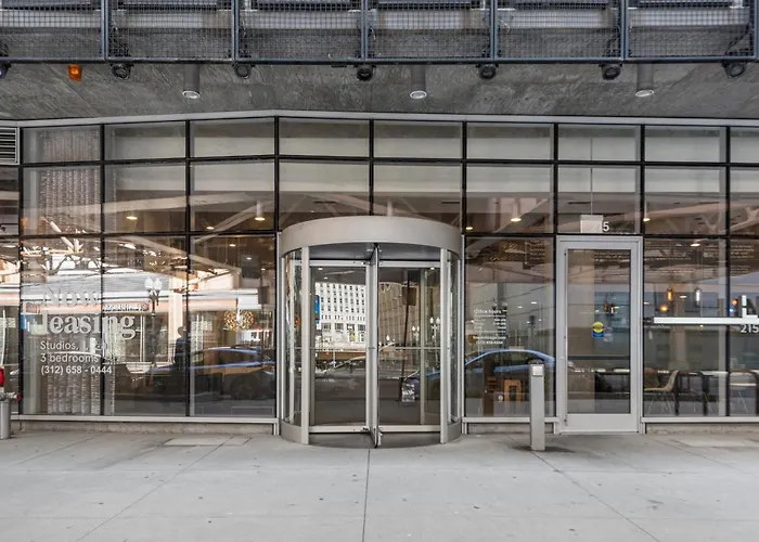 Apartment Linea Luxury Living With Indoor Pool And Rooftop Views In The Loop