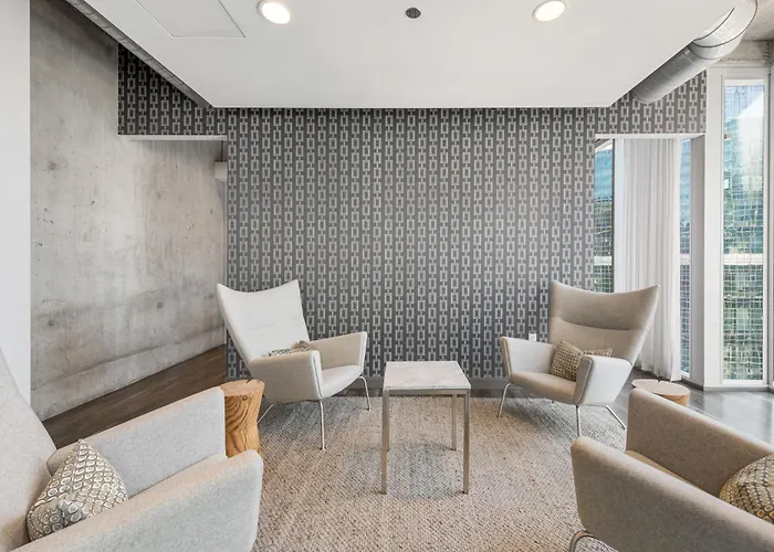 Linea Luxury Living With Indoor Pool And Rooftop Views In The Loop Chicago