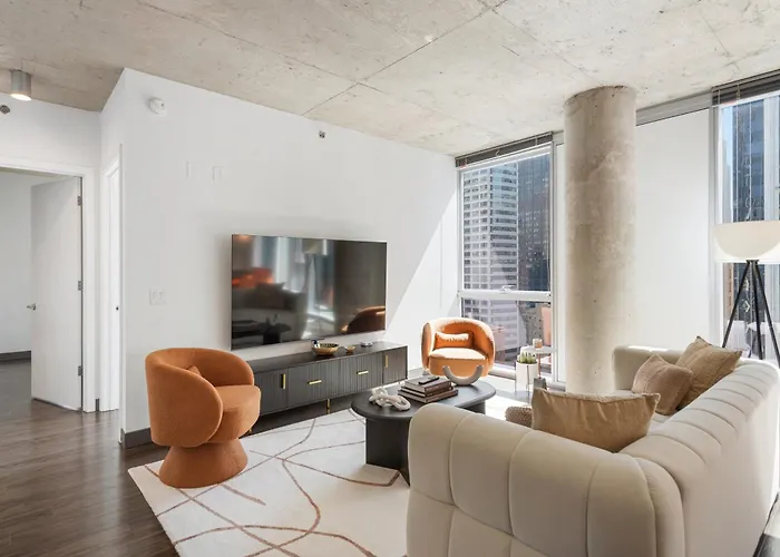 Apartment Linea Luxury Living With Indoor Pool And Rooftop Views In The Loop