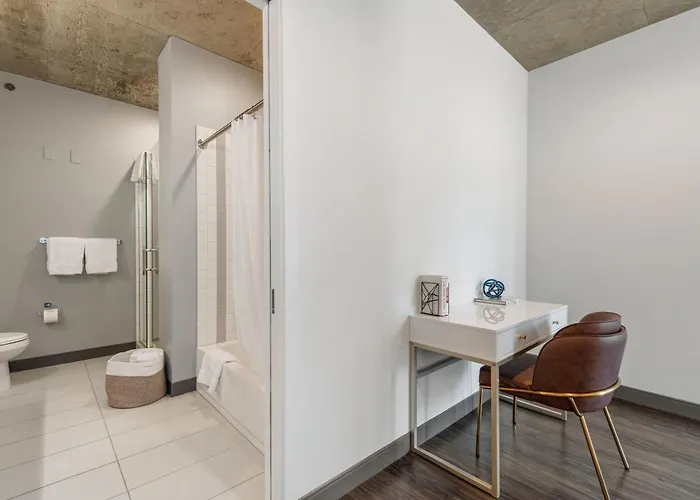 Linea Luxury Living With Indoor Pool And Rooftop Views In The Loop Apartment Chicago
