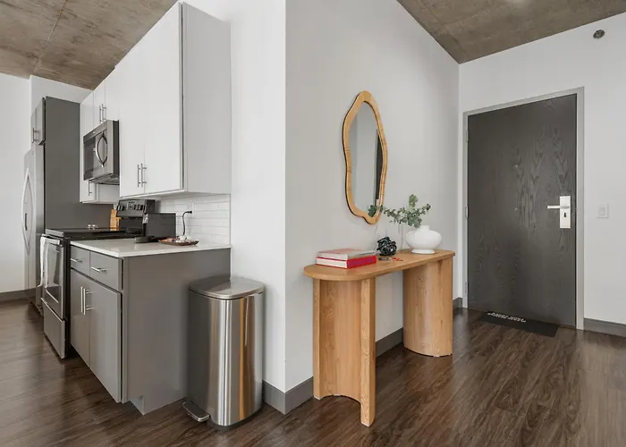 Linea Luxury Living With Indoor Pool And Rooftop Views In The Loop