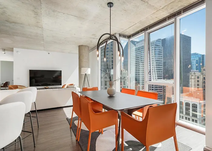 Linea Luxury Living With Indoor Pool And Rooftop Views In The Loop Apartment