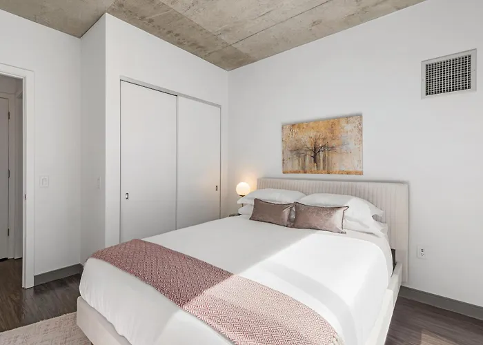 Apartment Linea Luxury Living With Indoor Pool And Rooftop Views In The Loop Chicago