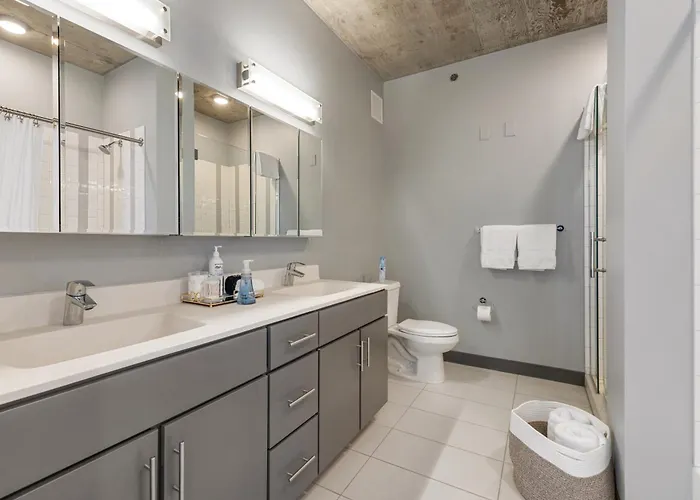 Linea Luxury Living With Indoor Pool And Rooftop Views In The Loop