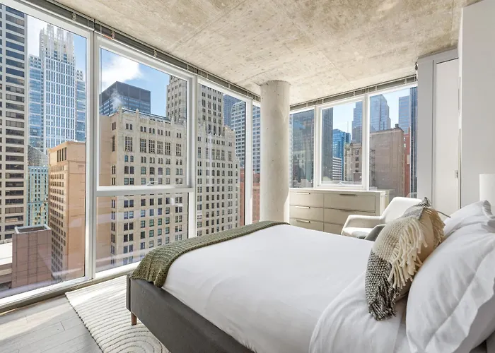Linea Luxury Living With Indoor Pool And Rooftop Views In The Loop Apartment Chicago