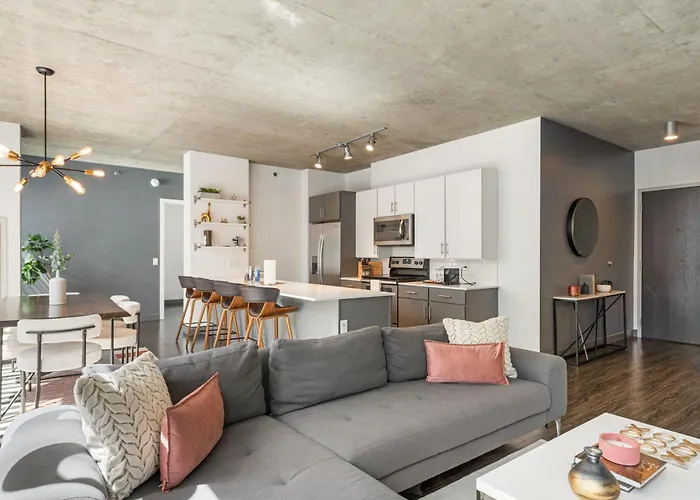 Linea Luxury Living With Indoor Pool And Rooftop Views In The Loop