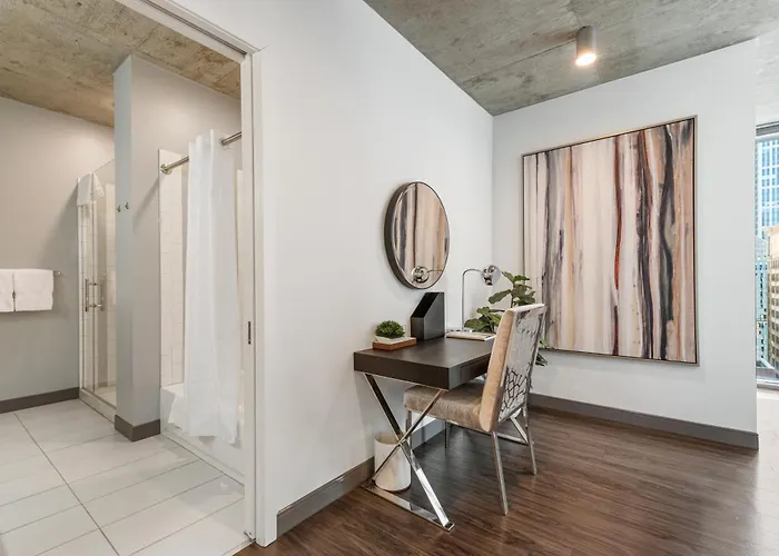 Apartment Linea Luxury Living With Indoor Pool And Rooftop Views In The Loop Chicago
