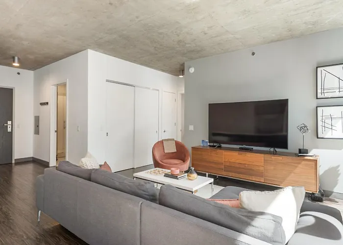 Linea Luxury Living With Indoor Pool And Rooftop Views In The Loop *