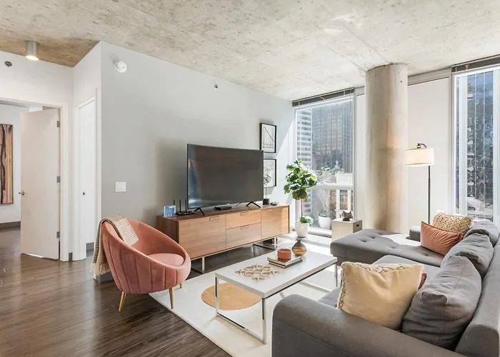 Linea Luxury Living With Indoor Pool And Rooftop Views In The Loop