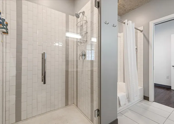 Apartment Linea Luxury Living With Indoor Pool And Rooftop Views In The Loop
