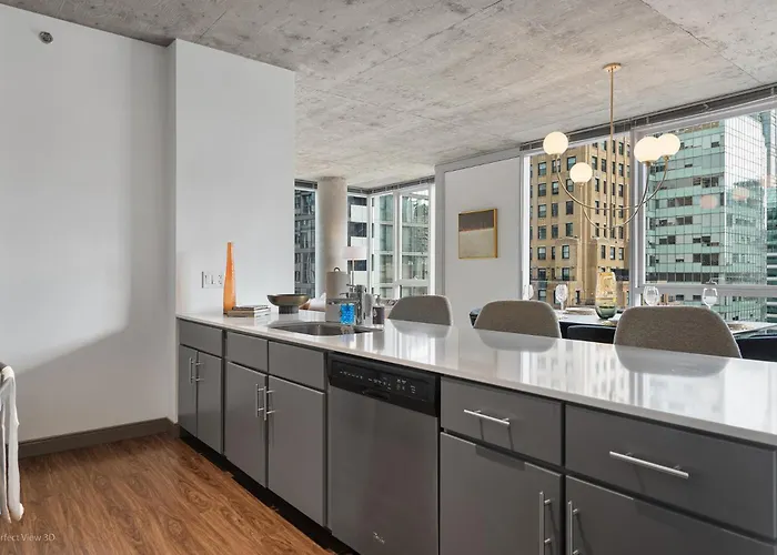 Linea Luxury Living With Indoor Pool And Rooftop Views In The Loop Apartment
