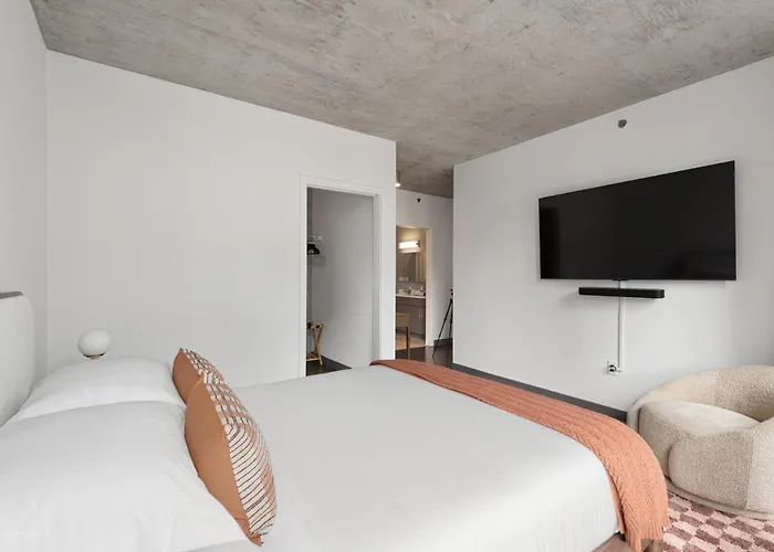 Linea Luxury Living With Indoor Pool And Rooftop Views In The Loop