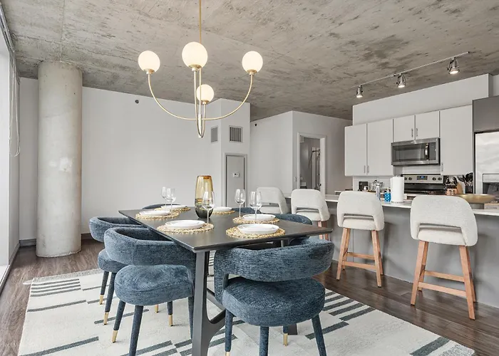 Linea Luxury Living With Indoor Pool And Rooftop Views In The Loop Apartment Chicago