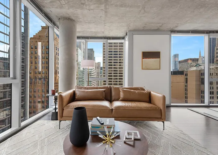 Linea Luxury Living With Indoor Pool And Rooftop Views In The Loop Apartment *