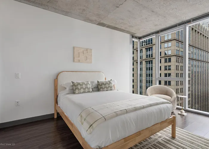 Linea Luxury Living With Indoor Pool And Rooftop Views In The Loop Chicago